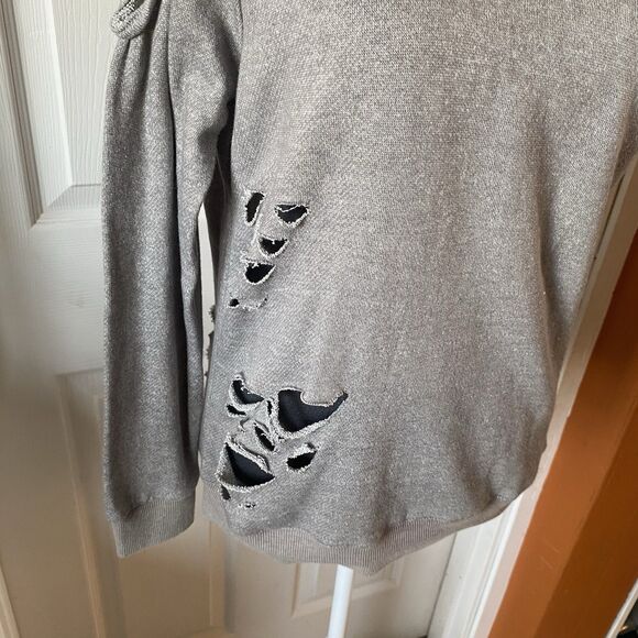 Emma Sweater Women’s Size Small Grey Cold Shoulder Crew Neck Distressed - Picture 4 of 12